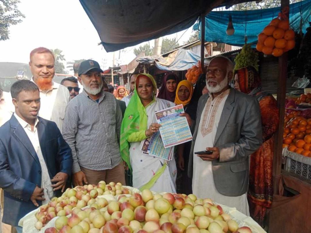 আড়াইহাজারে ৩১ দফা বাস্তবায়নে মহিলা দলের লিফলেট বিতরণ